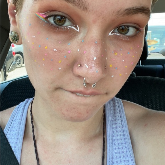 Meet your Posher, Liz - Picture 4 of 8